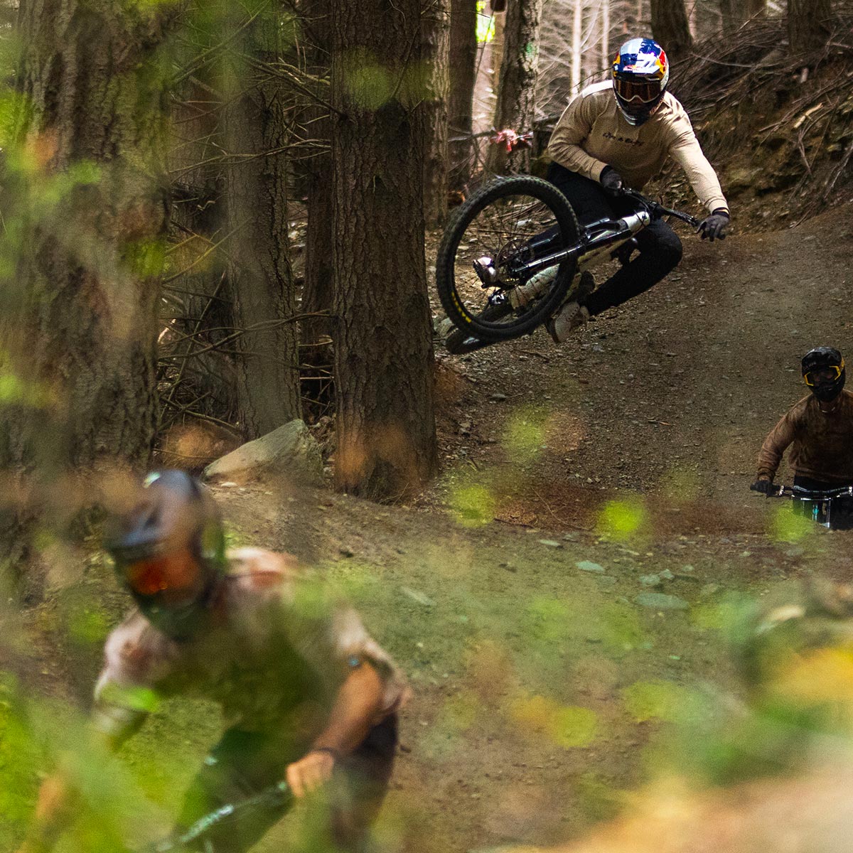 Emil Johansson Live And Enjoy LS Tee - Cream