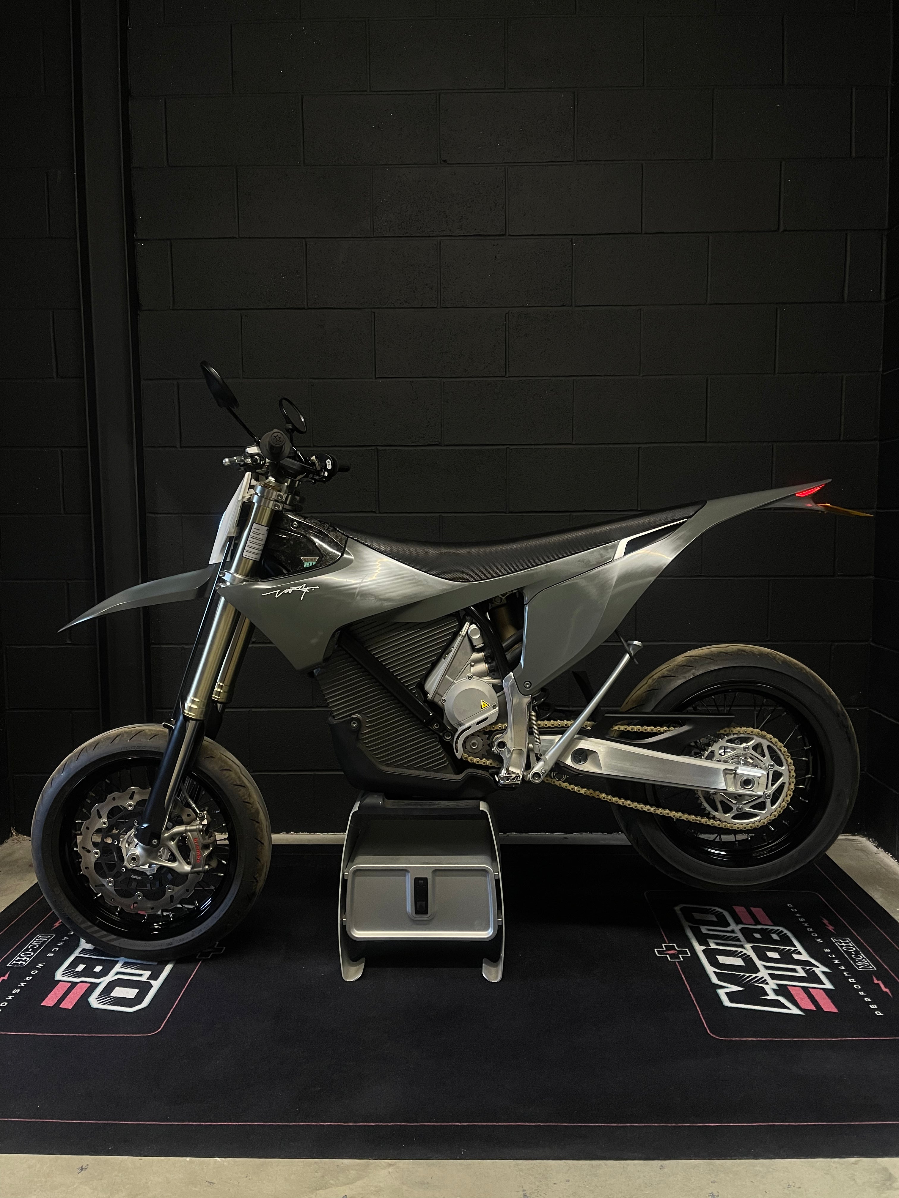 X DEMO - Stark Varg SM 80HP