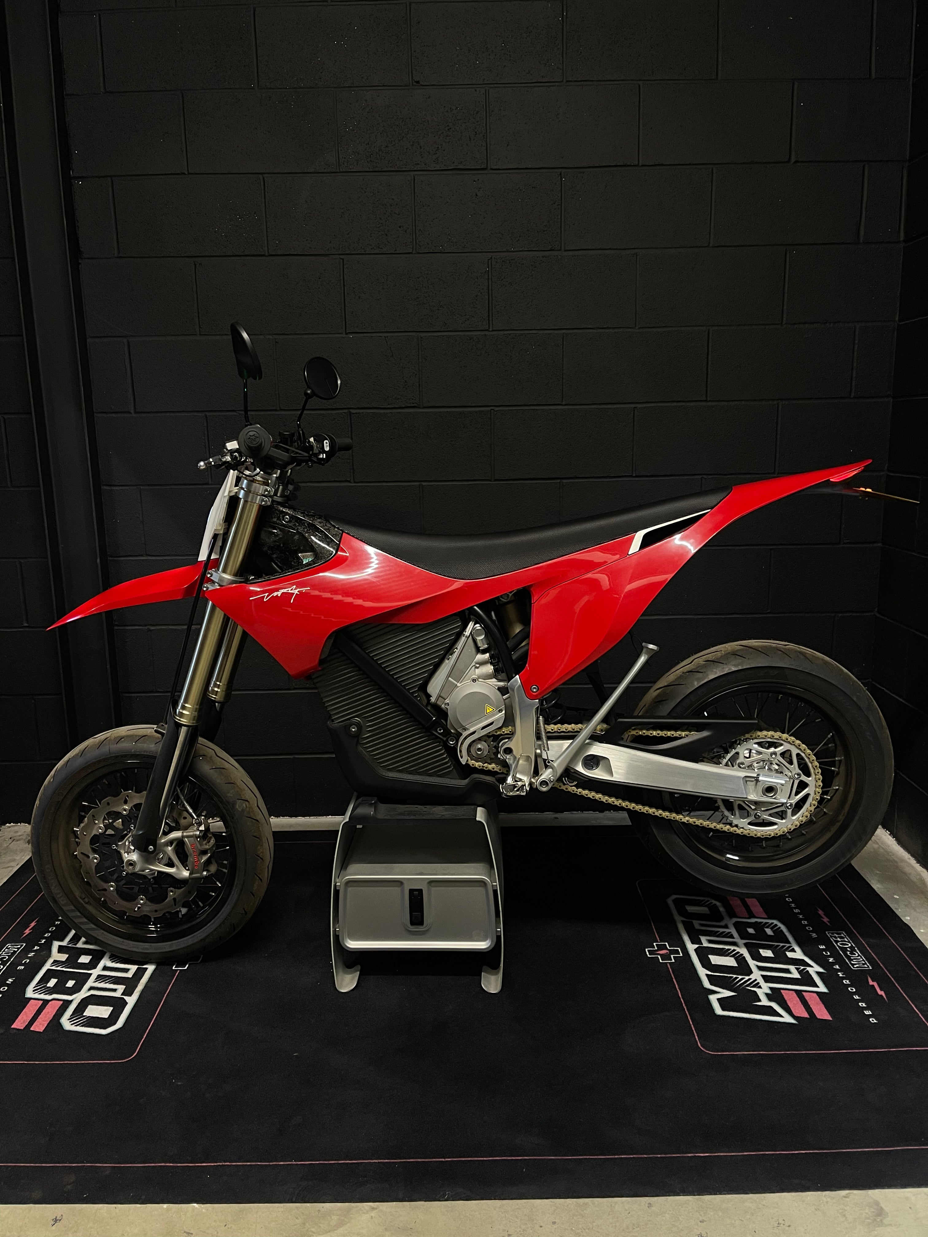X DEMO - Stark Varg SM 80HP