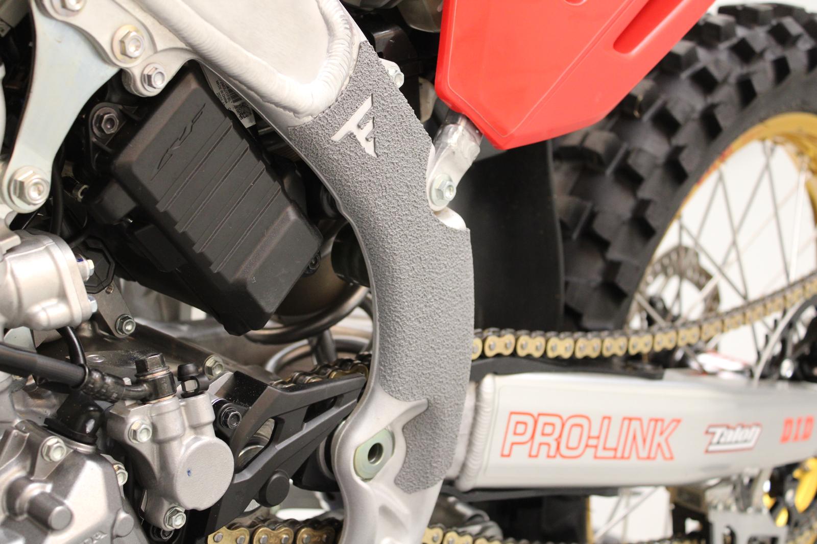 TvE TM FRAME GRIP