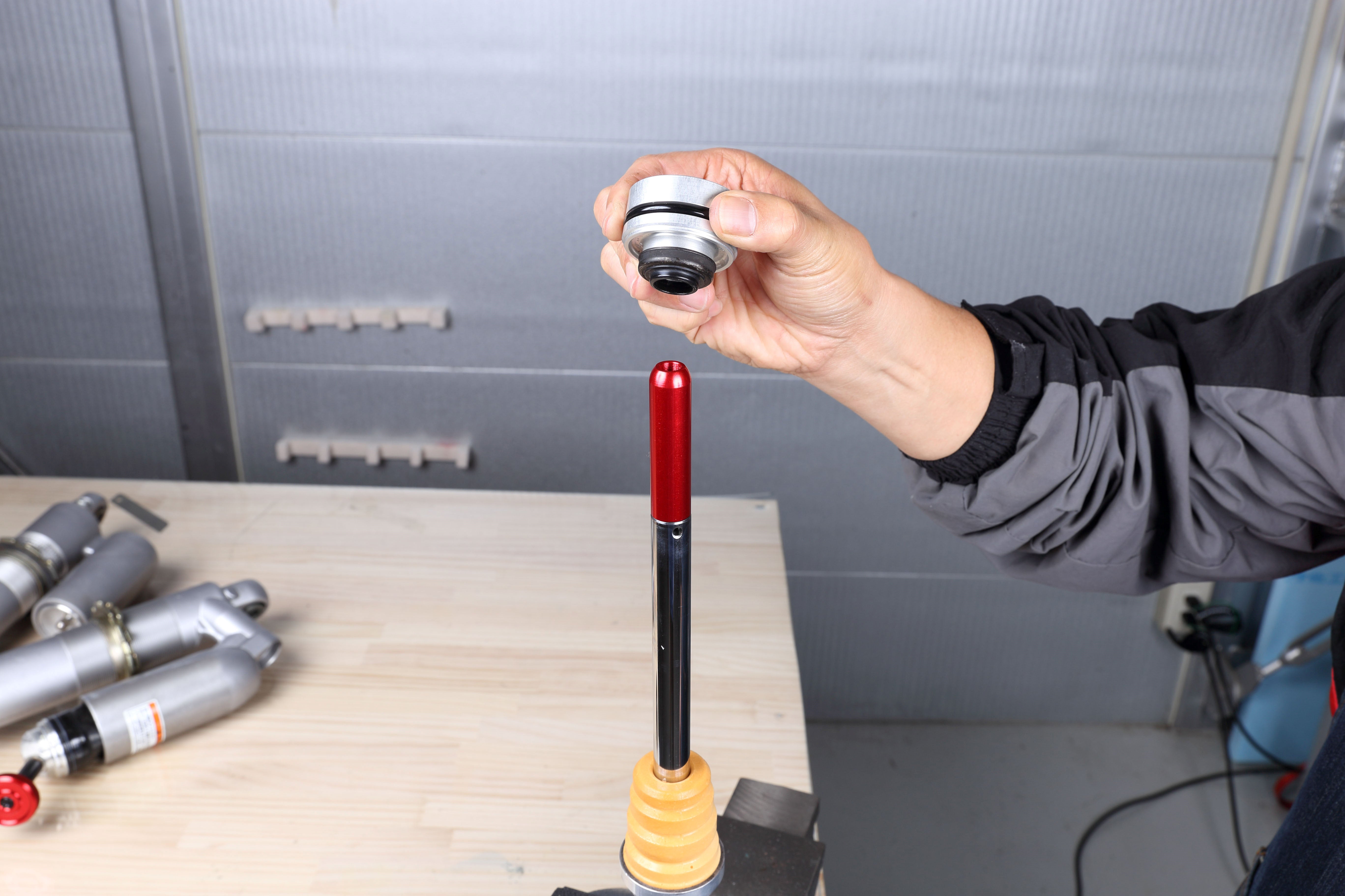 Rear shock seal-head install protector kit with 14mm, 16mm, and 18mm sizes, designed to prevent damage during installation.