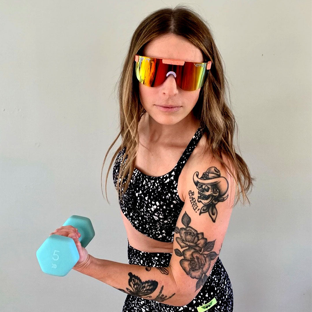 lifestyle - chicks w guns 