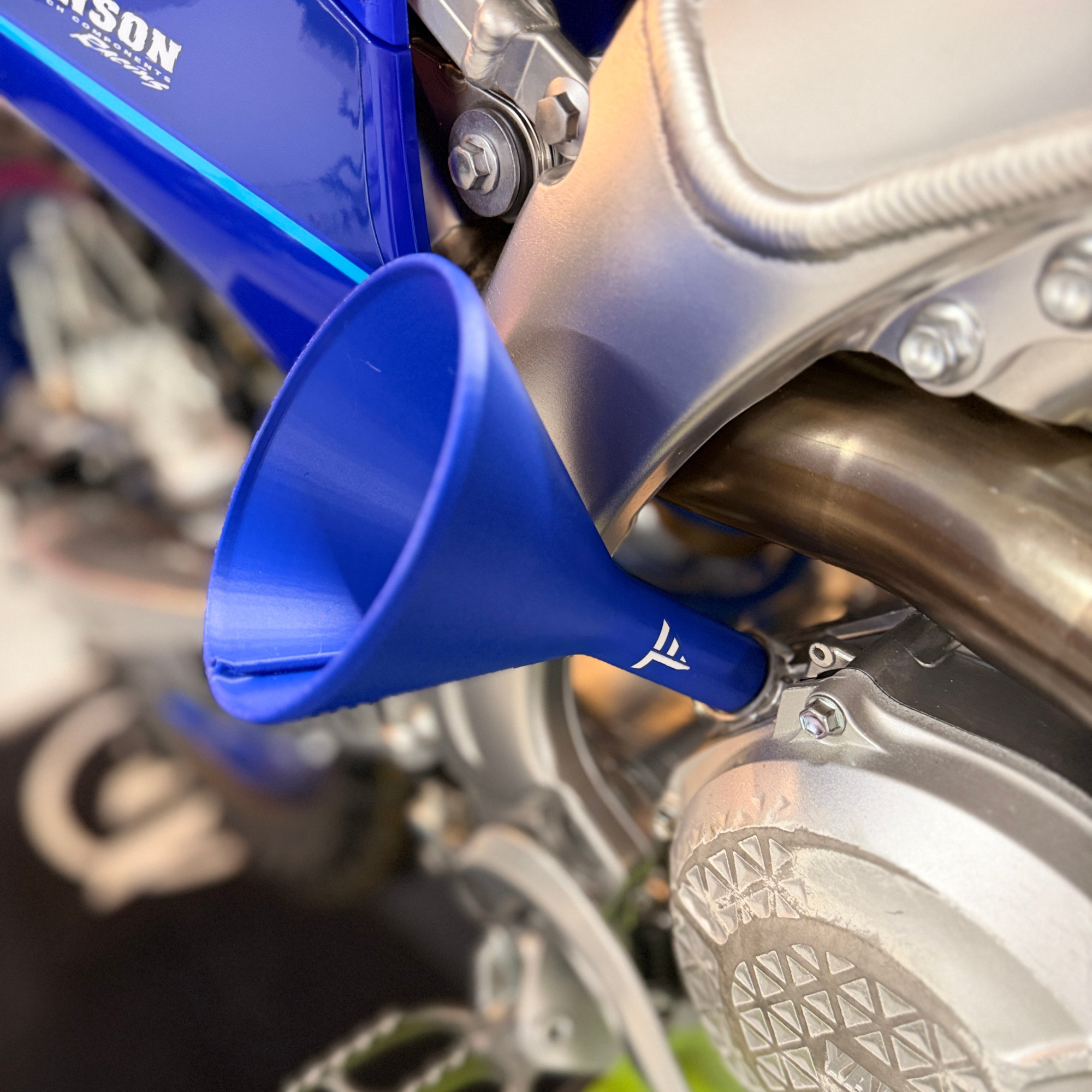 TvE Threaded Funnel