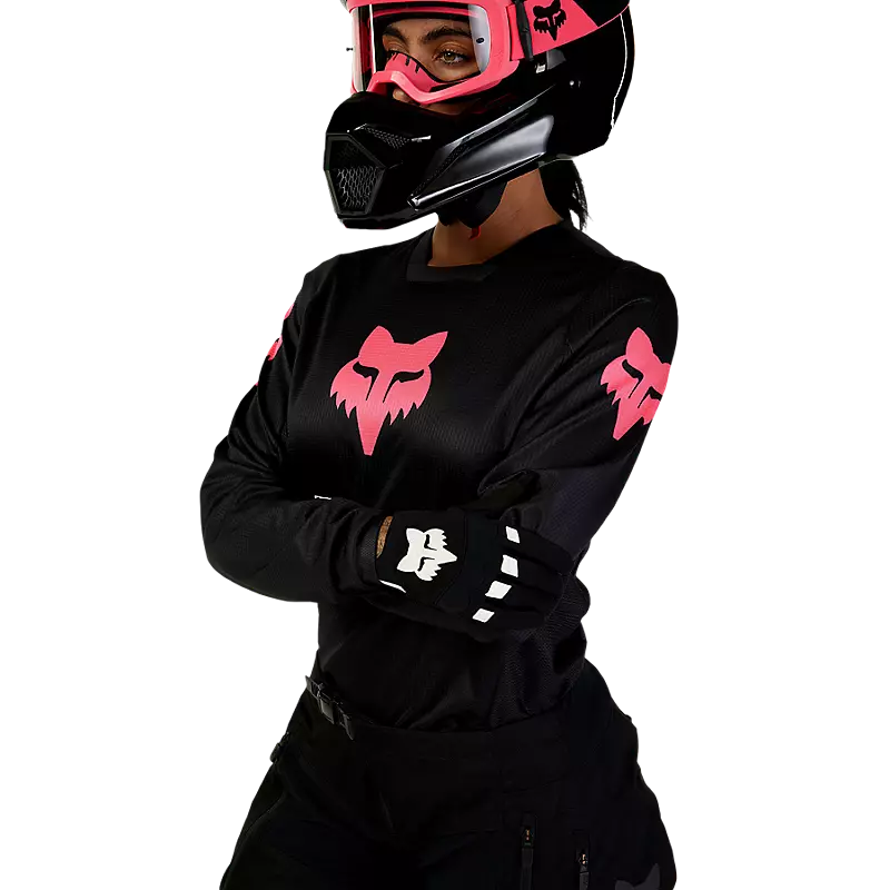 WMNS BLACKOUT JERSEY in black with a sleek design, perfect for athletic wear or casual outings.