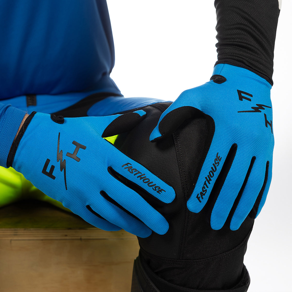 Carbon Eternal Youth Glove - Electric Blue