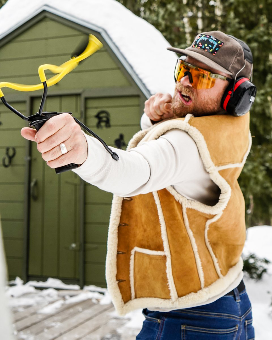 Lifestyle - slingshot man