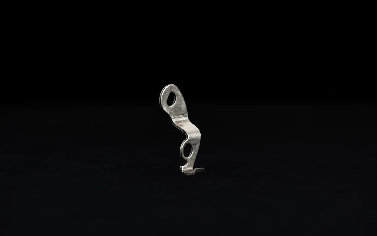 Front indicator bracket (US)