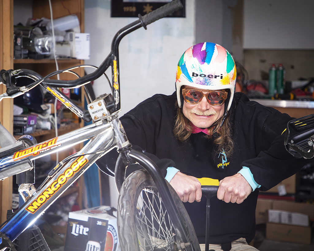 Lifestyle - corduroy photochromic wheelie