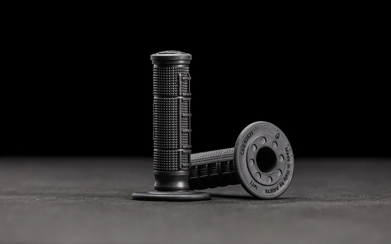 Grips pair