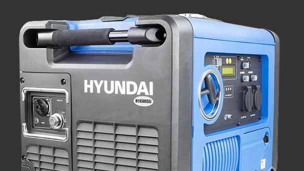 Hyundai 4000W / 4.0kW Portable Petrol Inverter Generator, Remote Keyfob & Electric Start, Wheel Kit & Closed Case Design | HY4500SEI
