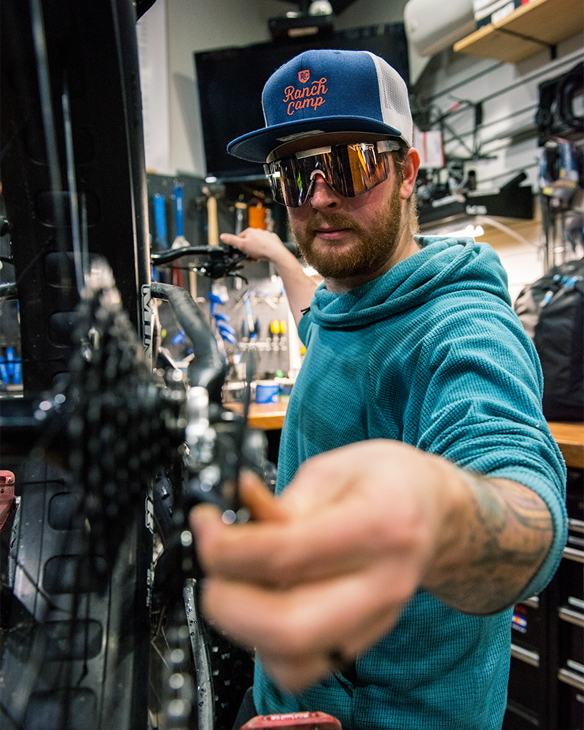 Lifestyle -  bike mechanic pit viper