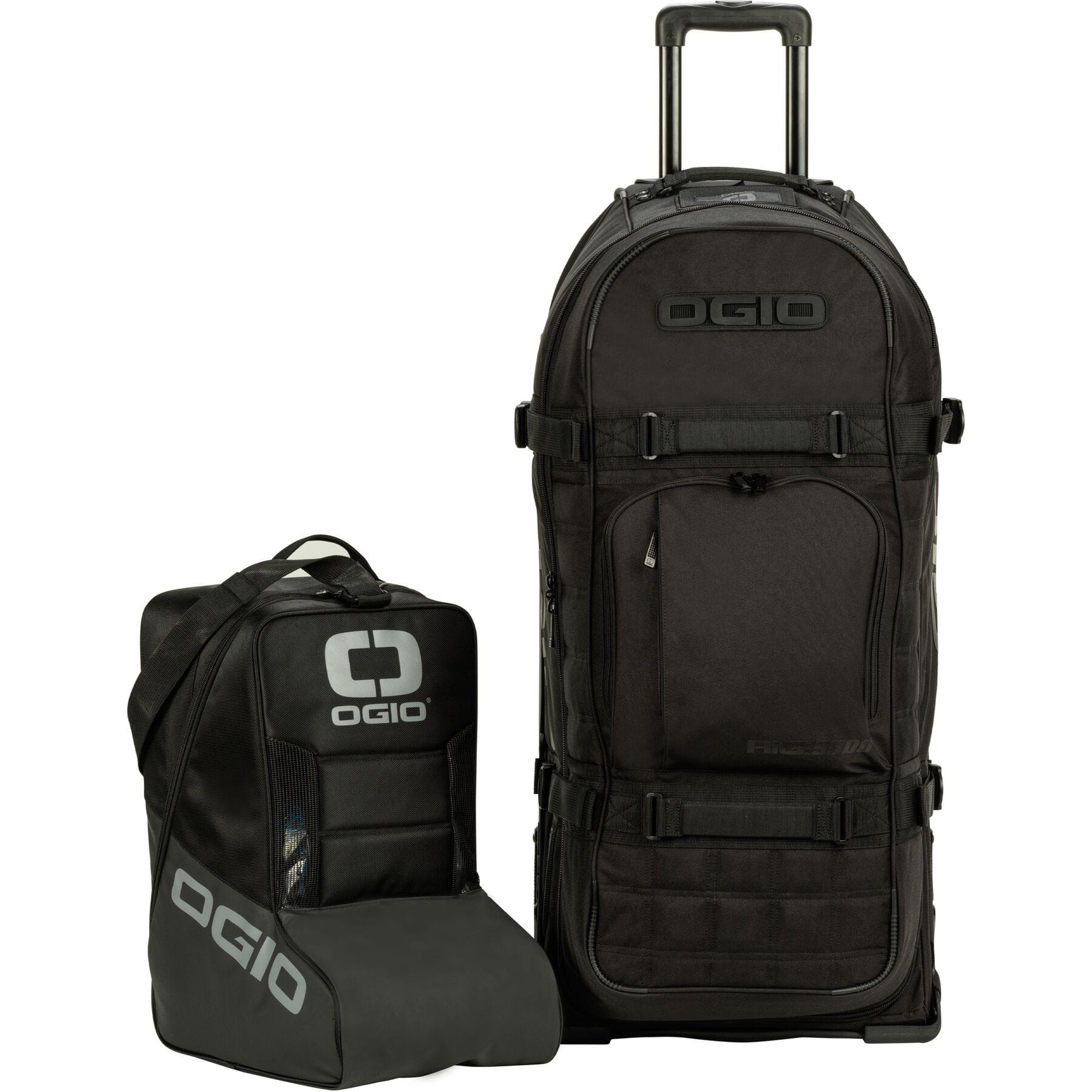 Rig 9800 PRO - Blackout travel gear bag on white background